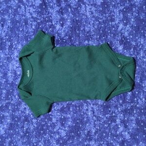 Green ribbed Onesie 3-6 m